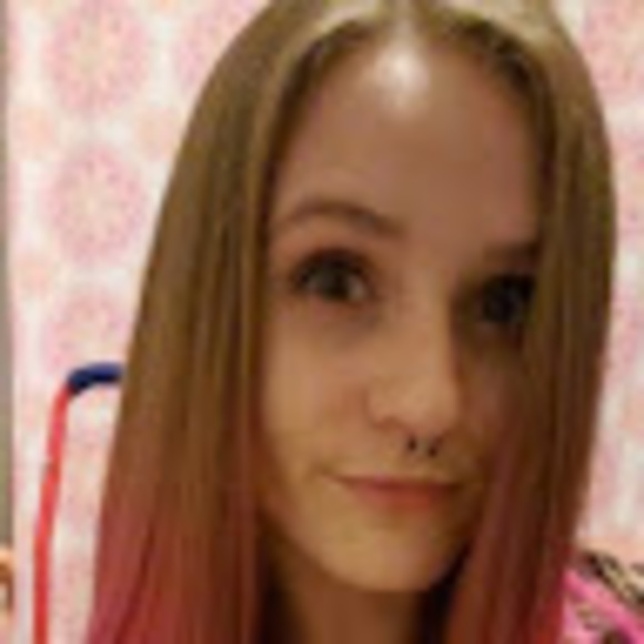 Meet your Posher, Rebecca - Picture 1 of 1